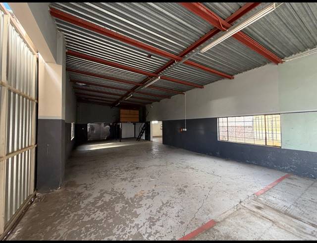 849M² WAREHOUSE TO LET IN CHLOORKOP